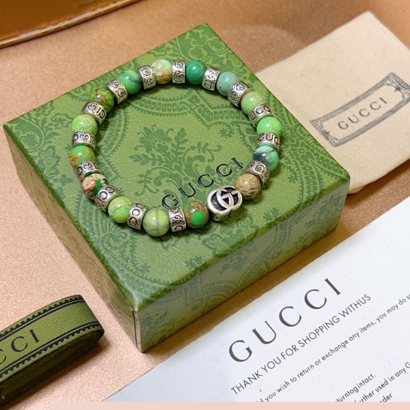 G*u*i bracelets